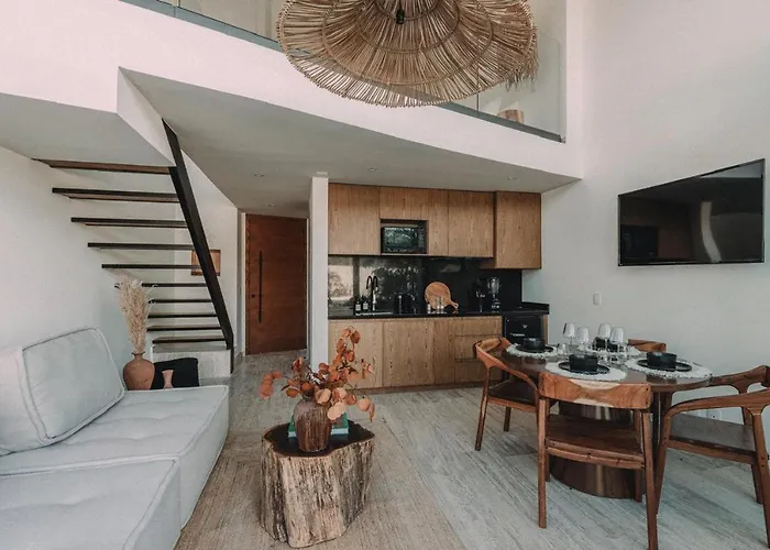 Leneva Loft Apartment *